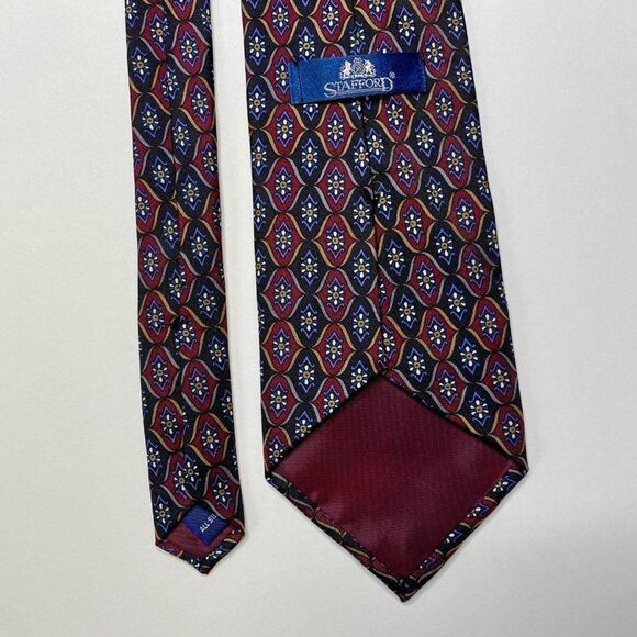 Stafford Black Maroon Purple Geometric Print 100% Silk Men's Neck Tie 4" x 60" - Picture 4 of 6